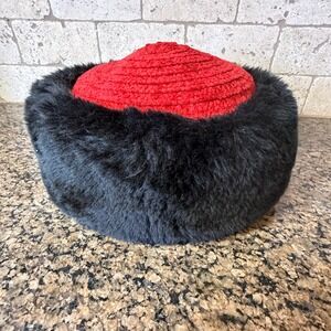 BETMAR New York Vintage Bucket Style Hat Red Chenille & Black‎ Faux Fur